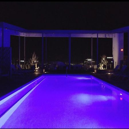 Couples Getaway Highrise Dwntown Phx Skyline Views Apartment Phoenix Exterior photo